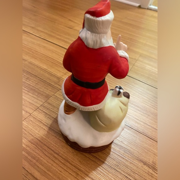 Vintage Wind Up Musical Santa giving presents By Mann - Picture 2 of 4